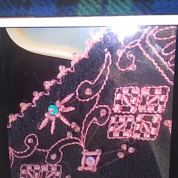 โ๏ธ Black Silk Blouse WILLI SMITH w/SKIRT SEQUINS & EMBROIDERED PINK Sz 10 - Picture 2 of 13